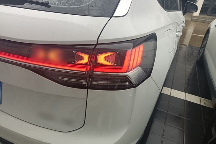 Used Volkswagen Tayron 2024 300TSI Two-Wheel-Drive Luxury Plus Advanced Version Right Rear Taillight