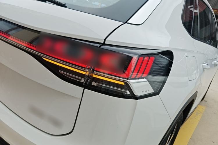 Used Volkswagen Tayron 2024 300TSI Two-Wheel-Drive Luxury Plus Advanced Version Right Rear Taillight