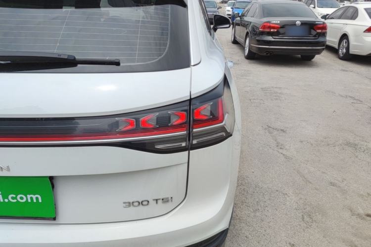 Used Volkswagen Tayron 2024 300TSI Two-Wheel-Drive Luxury Plus Advanced Version Right Rear Taillight