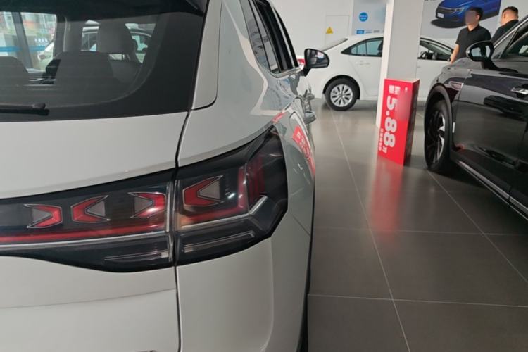 Used Volkswagen Tayron 2024 300TSI Two-Wheel-Drive Luxury Plus Advanced Version Right Rear Taillight
