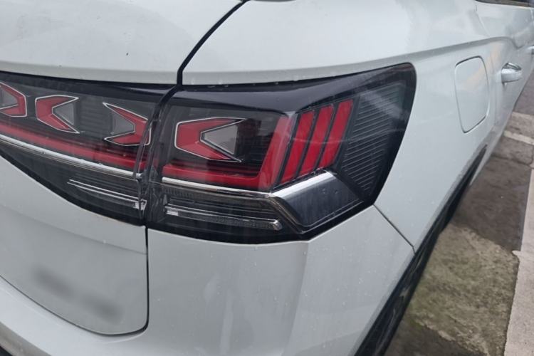 Used Volkswagen Tayron 2024 300TSI Two-Wheel-Drive Luxury Plus Advanced Version Right Rear Taillight