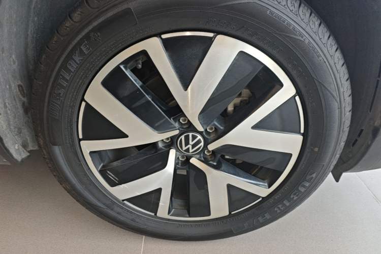 Used Volkswagen Tayron 2024 300TSI Two-Wheel-Drive Luxury Plus Advanced Version Right Rear Wheel Hub
