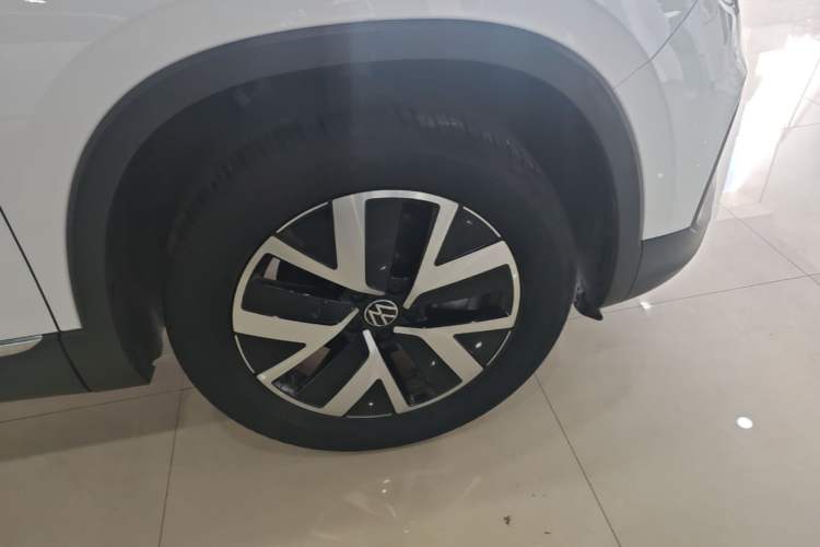Used Volkswagen Tayron 2024 330TSI Two-Wheel Drive Luxury Plus Advanced Version Right Rear Wheel Hub