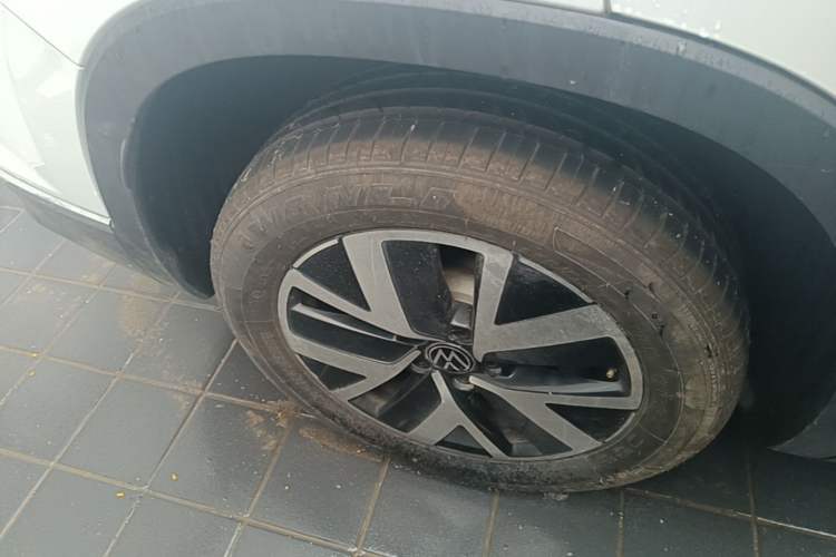 Used Volkswagen Tayron 2024 300TSI Two-Wheel-Drive Luxury Plus Advanced Version Right Rear Wheel Hub