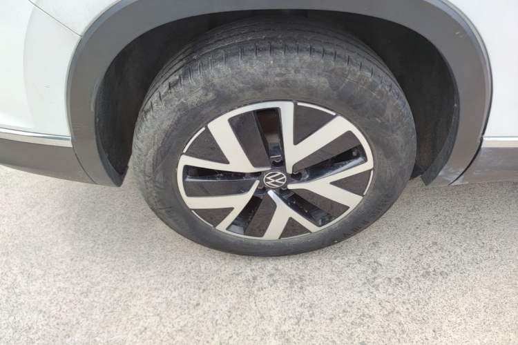 Used Volkswagen Tayron 2024 300TSI Two-Wheel-Drive Luxury Plus Advanced Version Right Rear Wheel Hub
