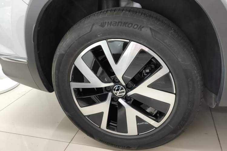 Used Volkswagen Tayron 2024 330TSI Two-Wheel Drive Luxury Plus Advanced Version Right Rear Wheel Hub
