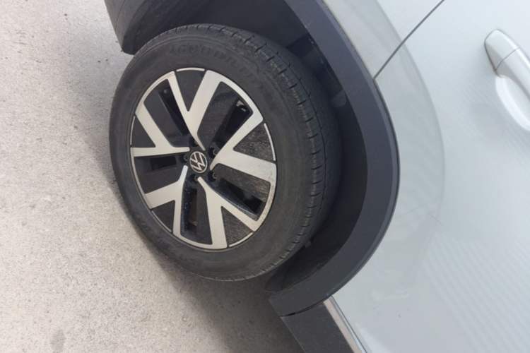 Used Volkswagen Tayron 2024 300TSI Two-Wheel-Drive Luxury Plus Advanced Version Right Rear Wheel Hub