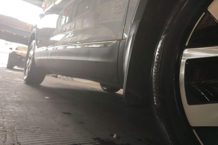 Used Volkswagen Tayron 2024 330TSI Two-Wheel Drive Luxury Plus Advanced Version Right Side Sill