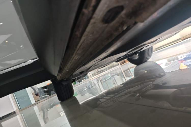 Used Volkswagen Tayron 2024 330TSI Two-Wheel Drive Luxury Plus Advanced Version Right Side Sill