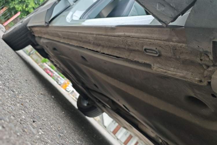 Used Volkswagen Tayron 2024 330TSI Two-Wheel Drive Luxury Plus Advanced Version Right Side Sill