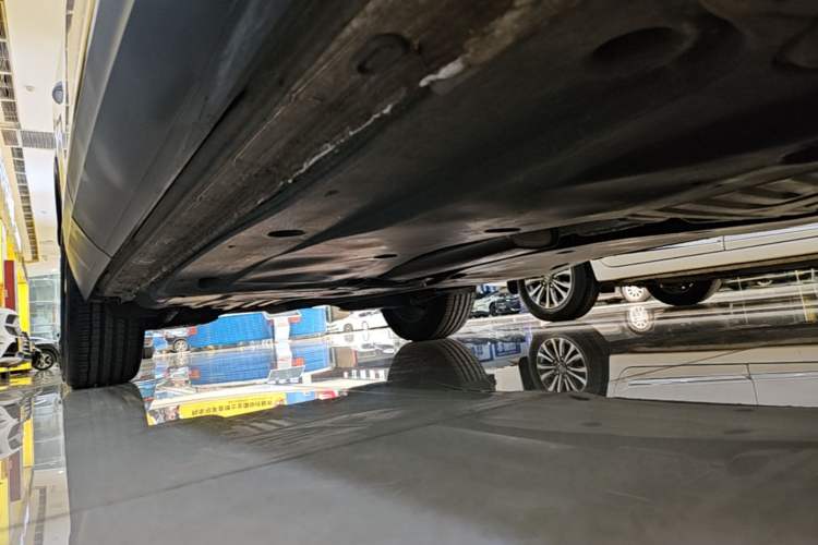 Used Volkswagen Tayron 2024 300TSI Two-Wheel-Drive Luxury Plus Advanced Version Right Side Sill
