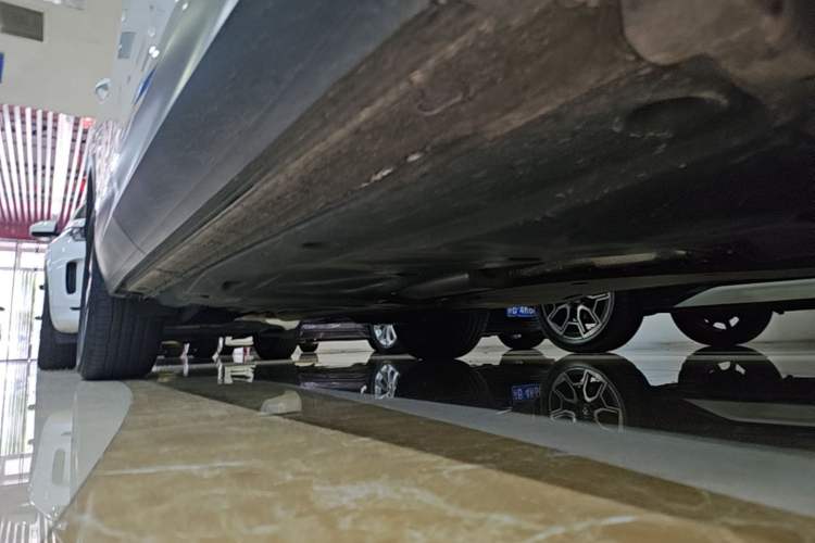 Used Volkswagen Tayron 2024 330TSI Two-Wheel Drive Luxury Plus Advanced Version Right Side Sill