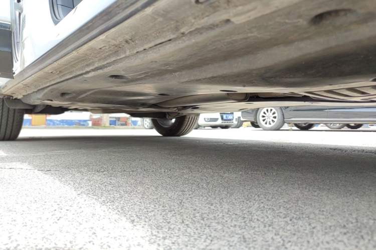 Used Volkswagen Tayron 2024 300TSI Two-Wheel-Drive Luxury Plus Advanced Version Right Side Sill