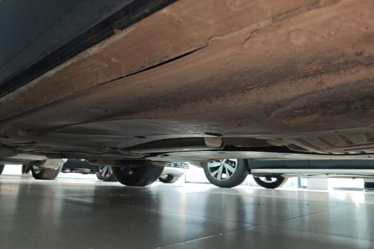 Used Volkswagen Tayron 2024 300TSI Two-Wheel-Drive Luxury Plus Advanced Version Right Side Sill