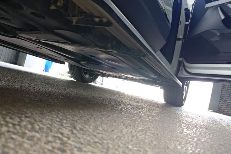 Used Volkswagen Tayron 2024 300TSI Two-Wheel-Drive Luxury Plus Advanced Version Right Side Sill