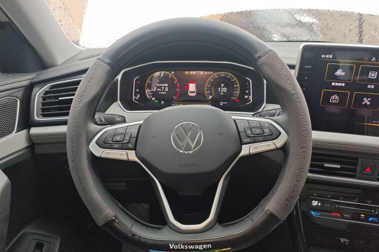 Used Volkswagen Tayron 2024 300TSI Two-Wheel-Drive Luxury Plus Advanced Version Steering Wheel