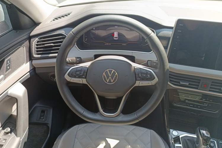Used Volkswagen Tayron 2024 330TSI Two-Wheel Drive Luxury Plus Advanced Version Steering Wheel