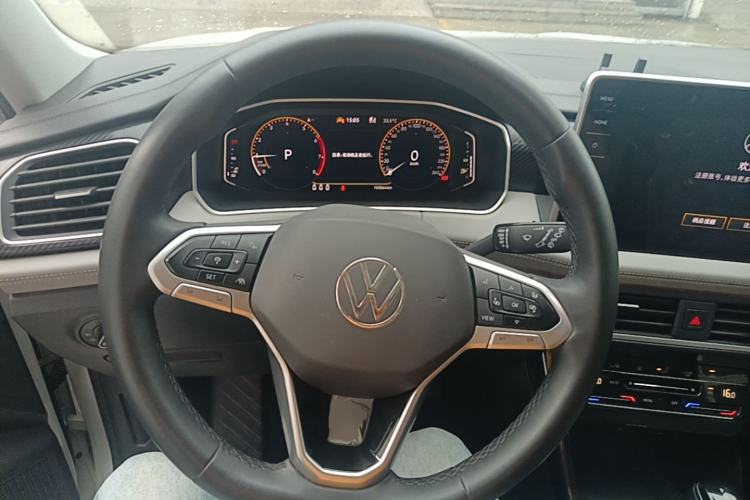 Used Volkswagen Tayron 2024 300TSI Two-Wheel-Drive Luxury Plus Advanced Version Steering Wheel