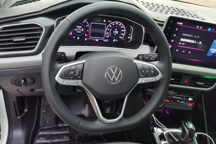 Used Volkswagen Tayron 2024 300TSI Two-Wheel-Drive Luxury Plus Advanced Version Steering Wheel