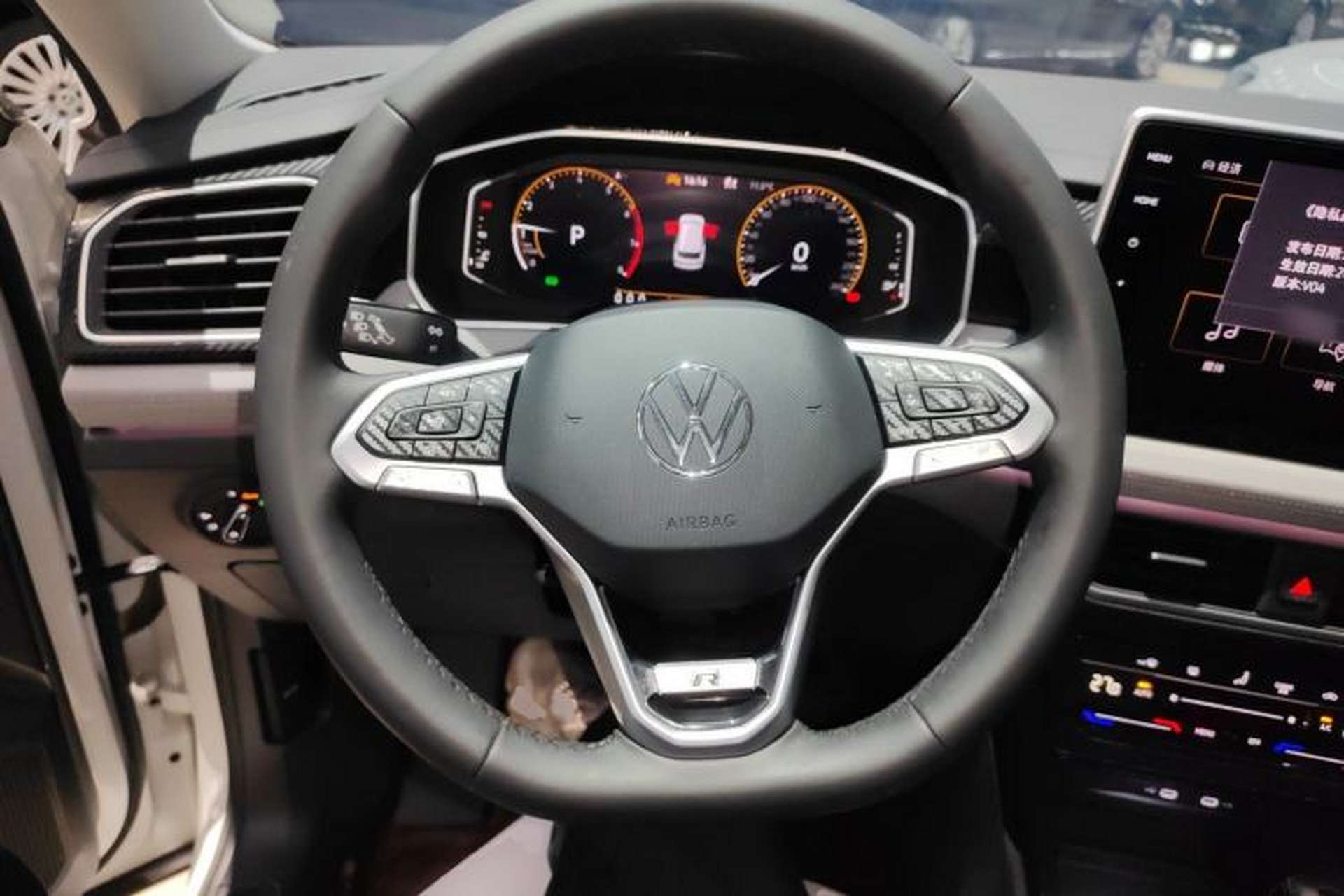 Used Volkswagen Tayron 2024 330TSI Two-Wheel Drive Luxury Plus Advanced Version Steering Wheel