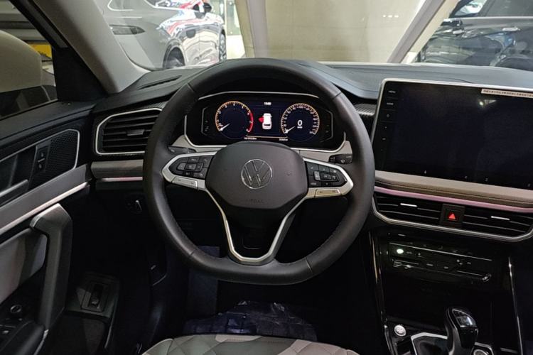 Used Volkswagen Tayron 2024 330TSI Two-Wheel Drive Luxury Plus Advanced Version Steering Wheel