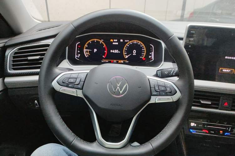 Used Volkswagen Tayron 2024 330TSI Two-Wheel Drive Luxury Plus Advanced Version Steering Wheel