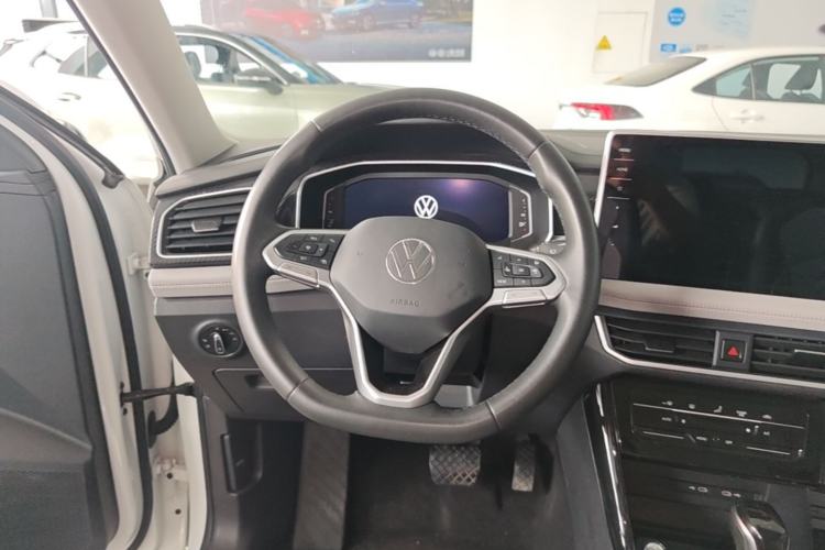 Used Volkswagen Tayron 2024 300TSI Two-Wheel-Drive Luxury Plus Advanced Version Steering Wheel