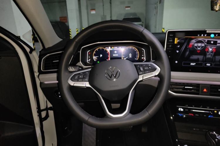 Used Volkswagen Tayron 2024 330TSI Two-Wheel Drive Luxury Plus Advanced Version Steering Wheel