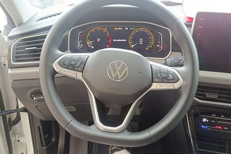 Used Volkswagen Tayron 2024 300TSI Two-Wheel-Drive Luxury Plus Advanced Version Steering Wheel