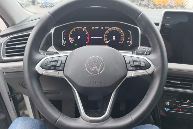 Used Volkswagen Tayron 2024 300TSI Two-Wheel-Drive Luxury Plus Advanced Version Steering Wheel