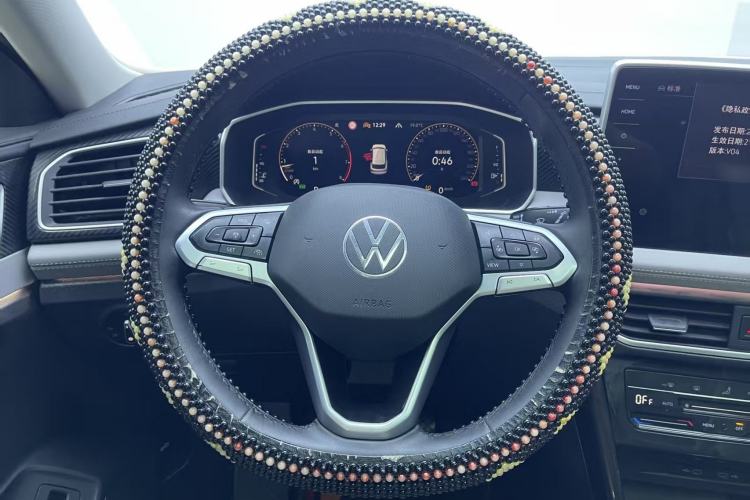 Used Volkswagen Tayron 2024 300TSI Two-Wheel-Drive Luxury Plus Advanced Version Steering Wheel