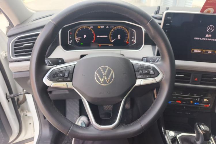 Used Volkswagen Tayron 2024 300TSI Two-Wheel-Drive Luxury Plus Advanced Version Steering Wheel