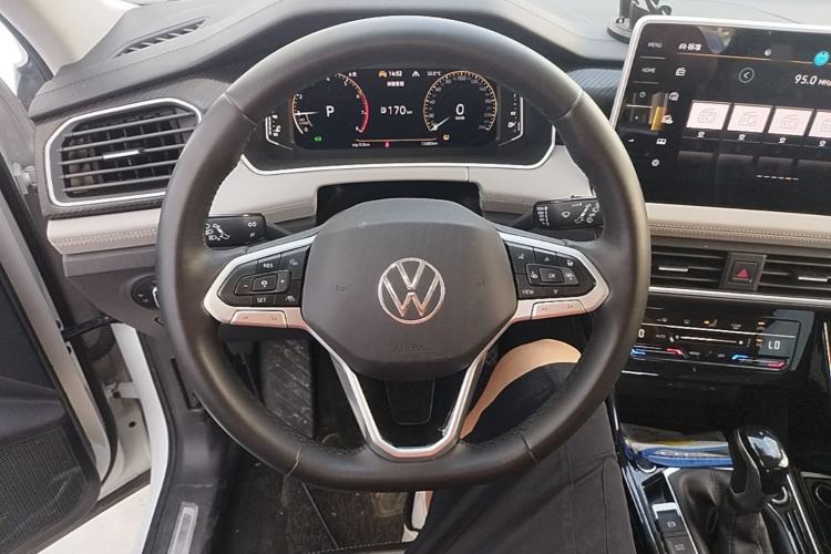 Used Volkswagen Tayron 2024 300TSI Two-Wheel-Drive Luxury Plus Advanced Version Steering Wheel