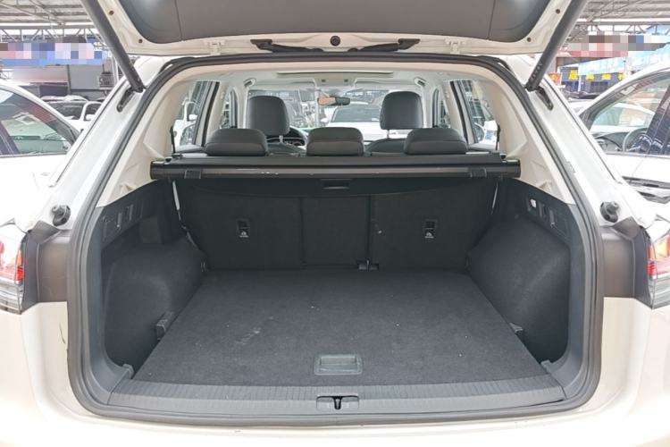 Used Volkswagen Tayron 2024 300TSI Two-Wheel-Drive Luxury Plus Advanced Version Trunk