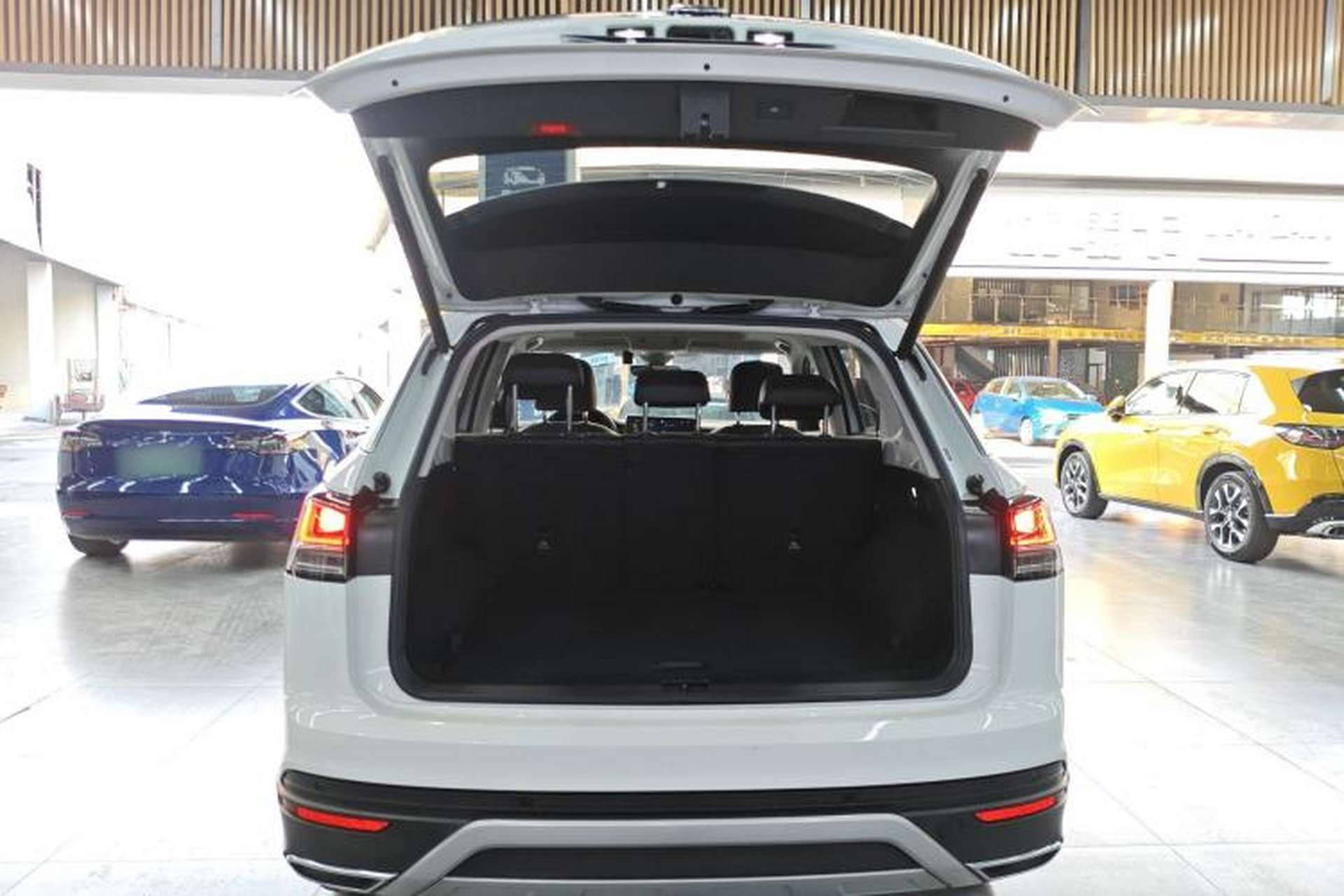 Used Volkswagen Tayron 2024 330TSI Two-Wheel Drive Luxury Plus Advanced Version Trunk