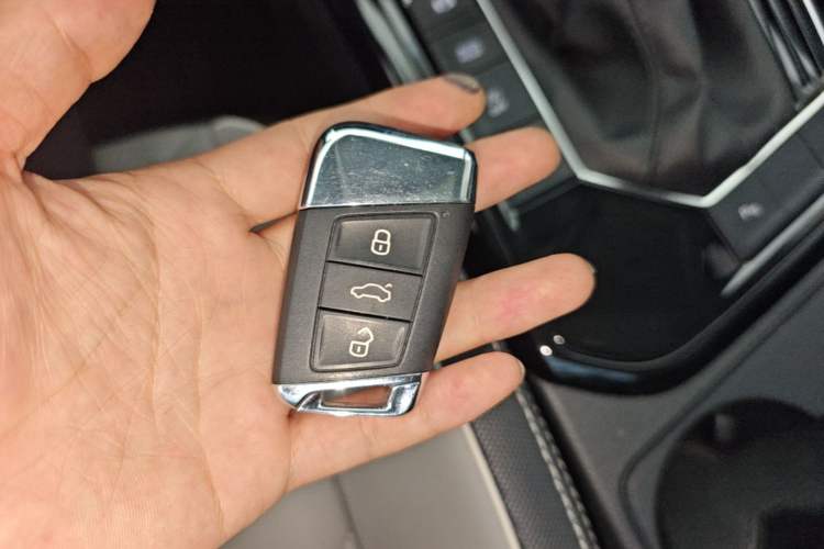 Used Volkswagen Tayron 2024 300TSI Two-Wheel-Drive Luxury Plus Advanced Version Vehicle Key