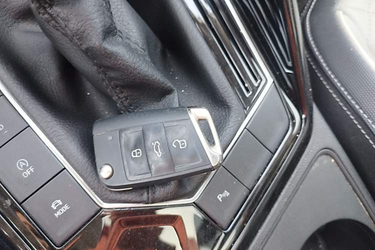 Used Volkswagen Tayron 2024 300TSI Two-Wheel-Drive Luxury Plus Advanced Version Vehicle Key