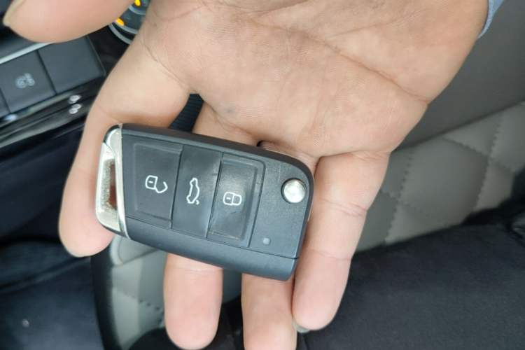 Used Volkswagen Tayron 2024 380TSI Four-Wheel Drive R-Line High-Energy Version Vehicle Key