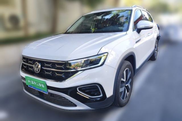 Ojetý Volkswagen Tayron 2024 330TSI Two-Wheel Drive Luxury Plus Advanced Version