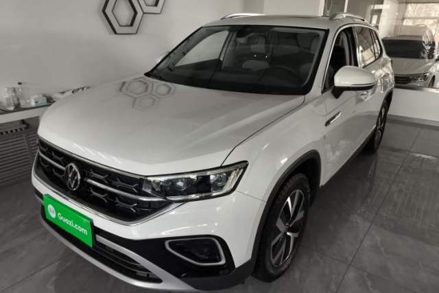 Ojetý Volkswagen Tayron 2024 330TSI Two-Wheel Drive Luxury Plus Advanced Version