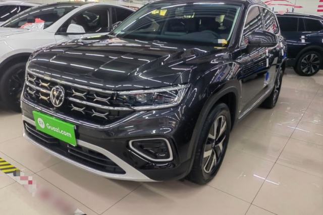 Ojetý Volkswagen Tayron 2025 Facelifted Model, Popular Version, 330TSI