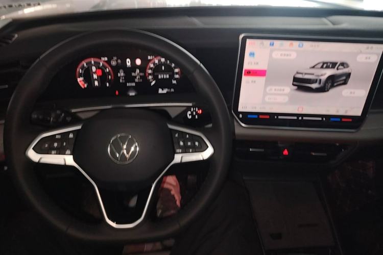 Used Volkswagen Tayron 2025 Tiguan L 300TSI Two-Wheel-Drive Elite Edition Center Console