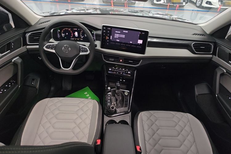 Used Volkswagen Tayron 2025 Facelifted Model, Popular Version, 330TSI Center Console