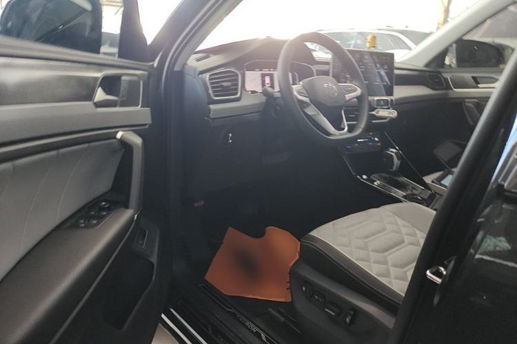 Used Volkswagen Tayron 2025 Facelifted Model, Popular Version, 330TSI Driver Seat