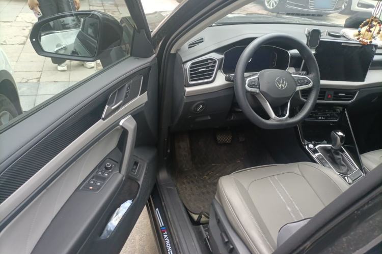 Used Volkswagen Tayron 2025 Facelifted Model, Popular Version, 300TSI Driver Seat