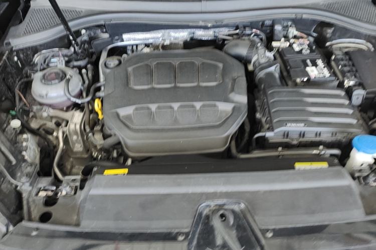 Used Volkswagen Tayron 2025 Facelifted Model, Popular Version, 330TSI Engine Bay