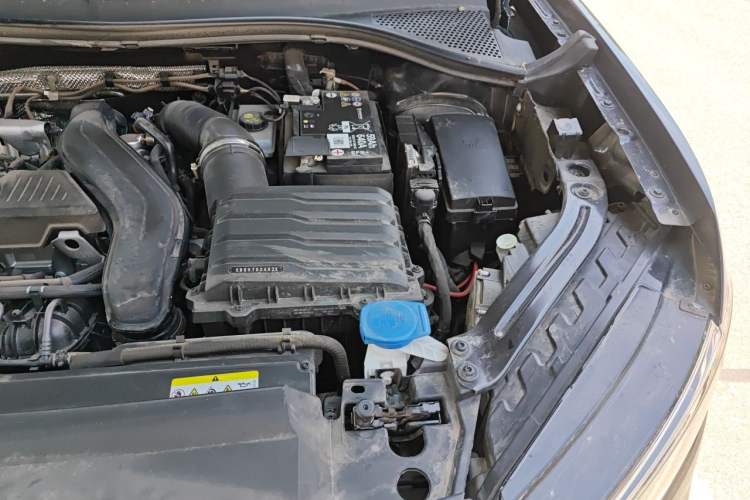 Used Volkswagen Tayron 2025 Zhongxiang Version 300TSI Engine Bay Left