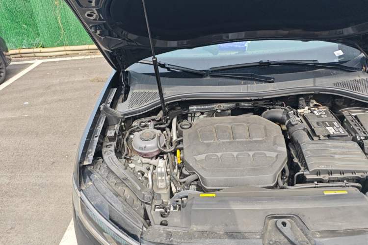 Used Volkswagen Tayron 2025 Facelifted Model, Popular Version, 330TSI Engine Bay Right
