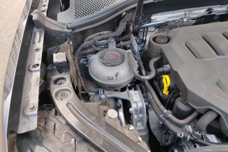 Used Volkswagen Tayron 2025 Zhongxiang Version 330TSI Engine Bay Right