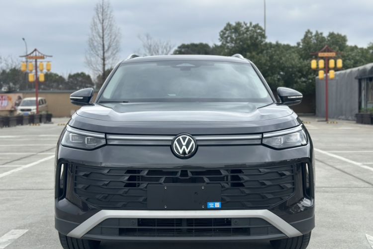 Used Volkswagen Tayron 2025 Tiguan L 330TSI Two-Wheel-Drive Elite Exterior 2
